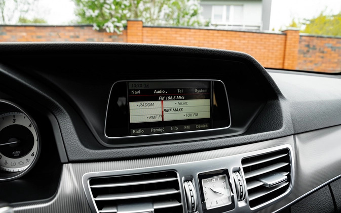 Mercedes-Benz Klasa E cena 62900 przebieg: 208000, rok produkcji 2013 z Warszawa małe 667